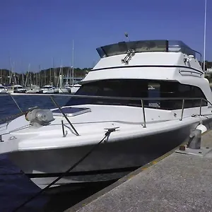 Bateau A Quai De 2 Cabines Bateau-hôtel