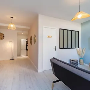 Spacieux T2 Proche Plages Cote De Granite Rose Appartement